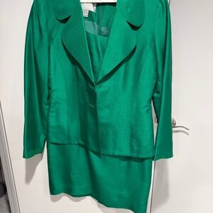 Hugo Buscati Women's Emerald Blazer & Skirt Set